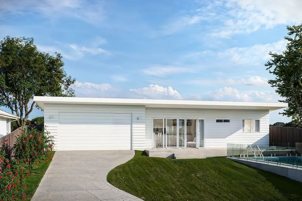 SARATOGA - Granny Flat with Garage and Pool