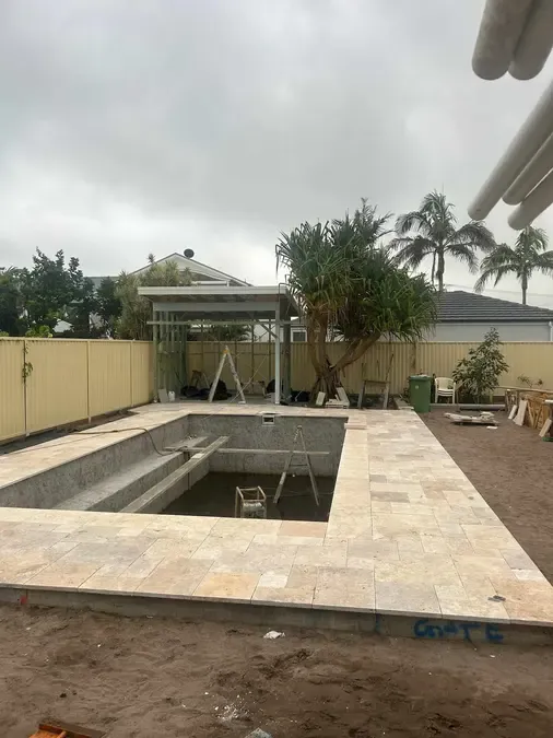 THE ENTRANCE NORTH - Pool & Backyard - image 4